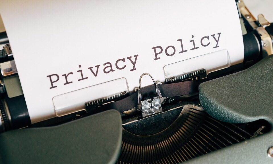 Privacy Policy auf einem Blatt Papier in einer Schriebmaschine
